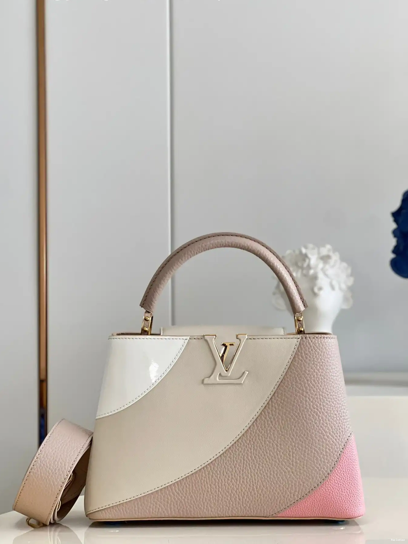 Fake Louis Bags CAPUCINES VUITTON BB LOUIS 0519